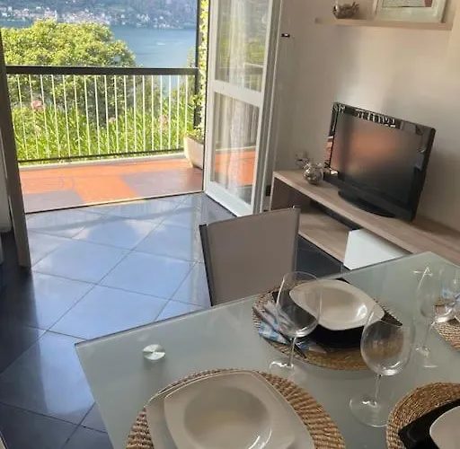 House - View & Solarium Apartment *